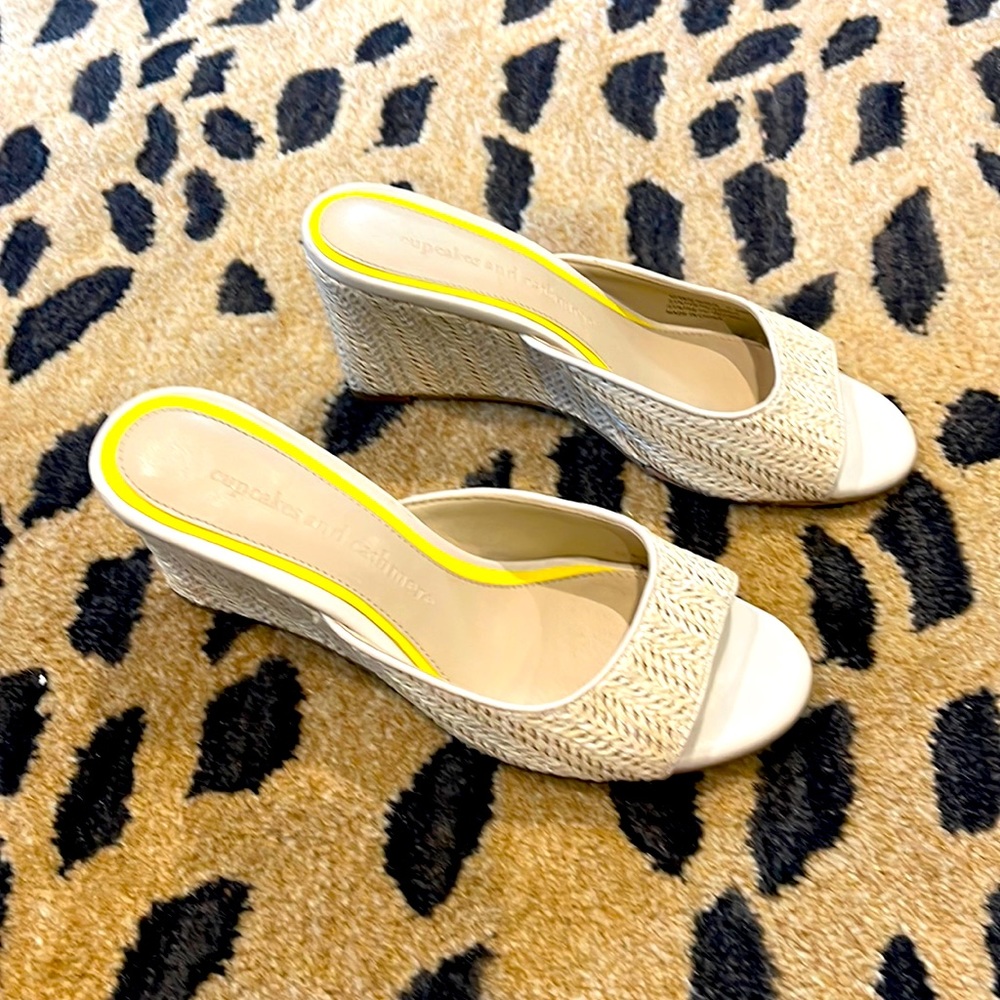 Wedge mules
